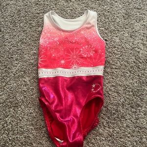 Little stars leo, hot pink and white, perfect condition, rhinestones